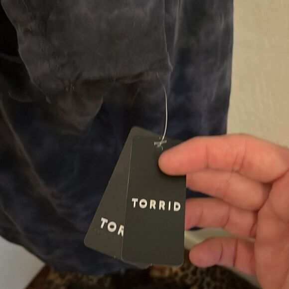 Torrid SoundGarden Gray Distressed Tie Dye Cutout Graphic Shirt Boho Alternative - Picture 10 of 15